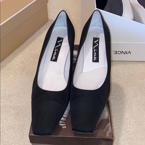 Women’s black heels! CLASSIC!